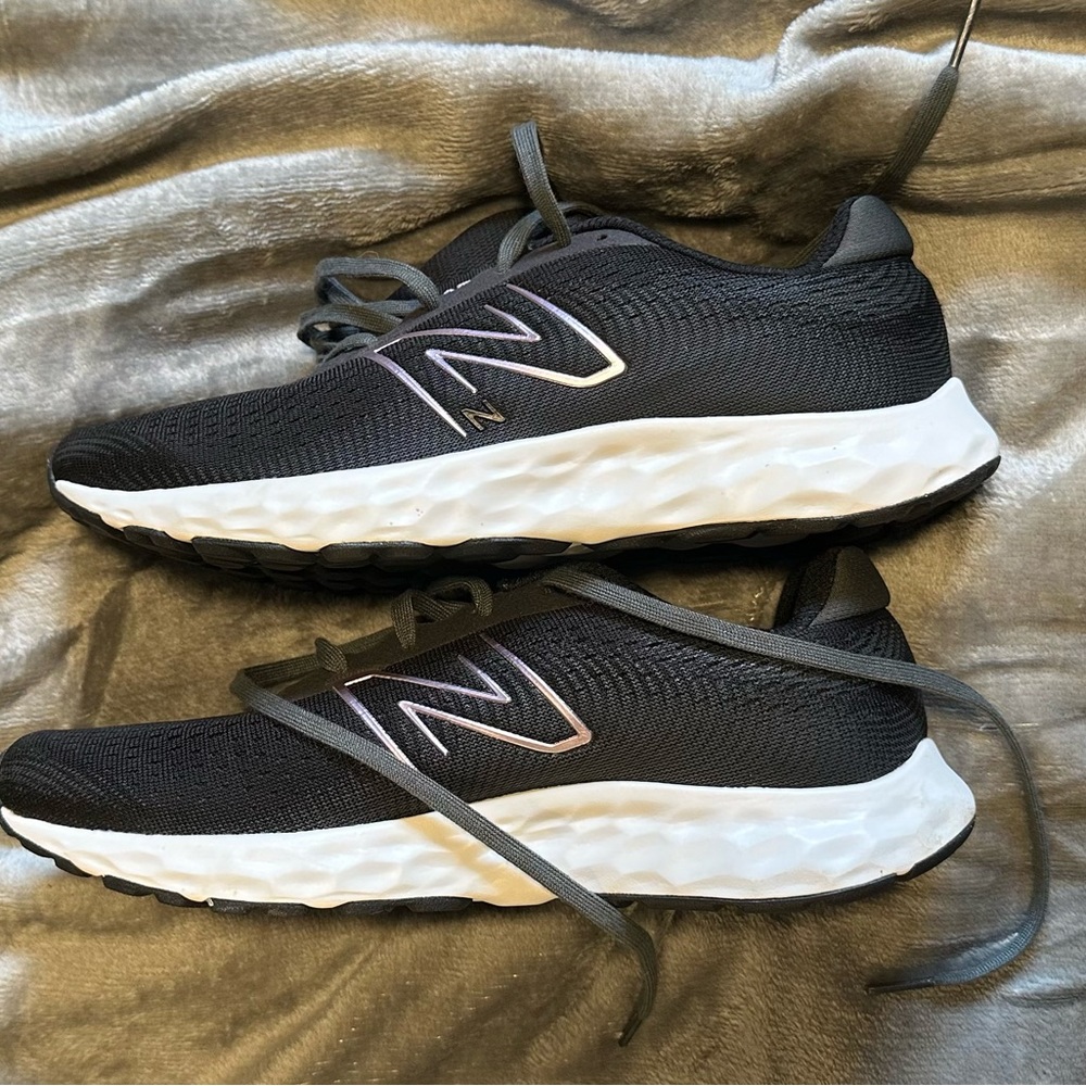 BRAND NEW New Balance 520 Unisex Running Athletic Shoes Sneakers workout